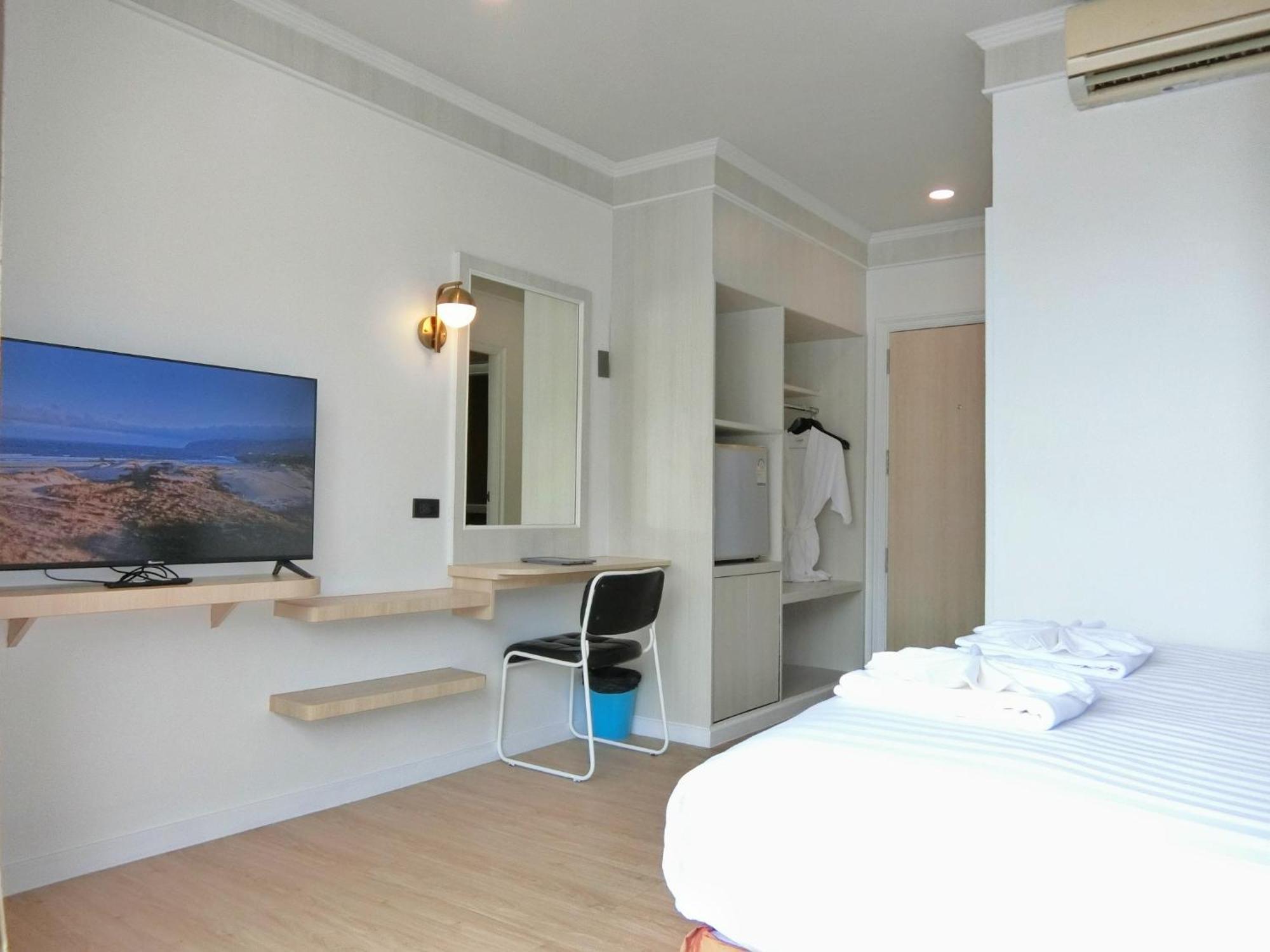 Sira Boutique Residence - Newly Renovated Patong Exterior photo